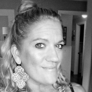 Meet your Posher, Redina